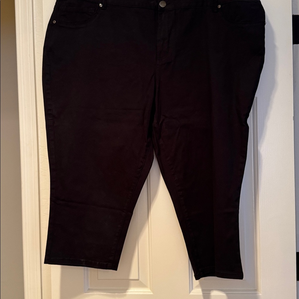 Black Plus Size Capri